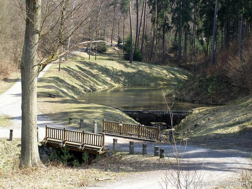 Bílovice nad Svitavou - rybník pod Liduščiným památníkem 2010