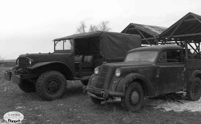Zásobovací vozidla.Německý týl, Maďarsko 1945