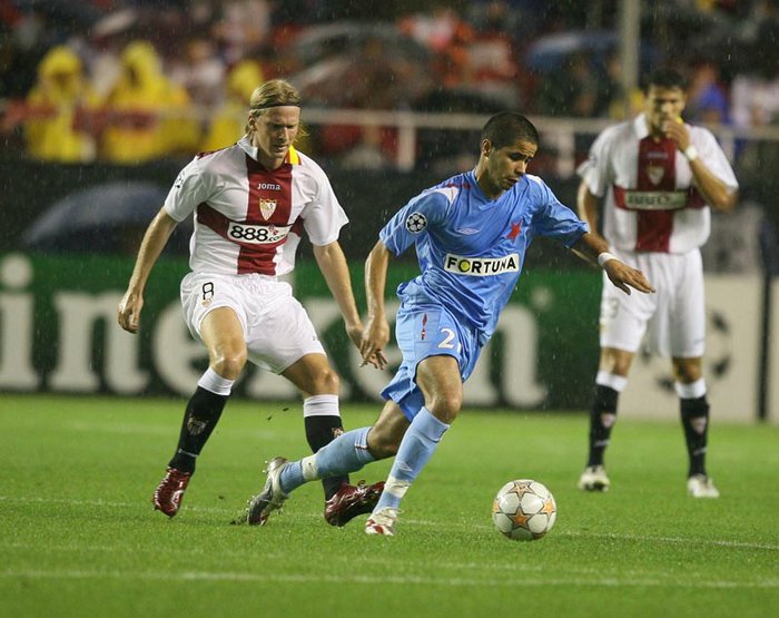 Poulsen, en un Sevilla-Slavia.