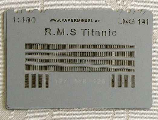 obr. č.94 - Žebříky k Titaniku z papíru, vypalované laserovou technologií.
