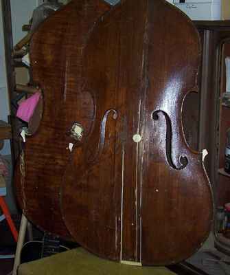 oprava kontrabasu-houslový model (3) - vrchní a spodní deska, po vysazení prasklin