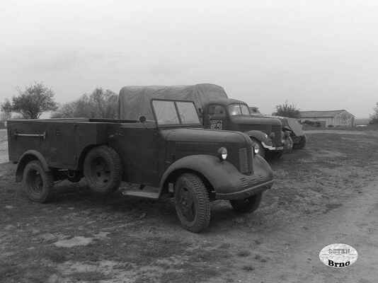 autopark, Ořechov, duben 1945